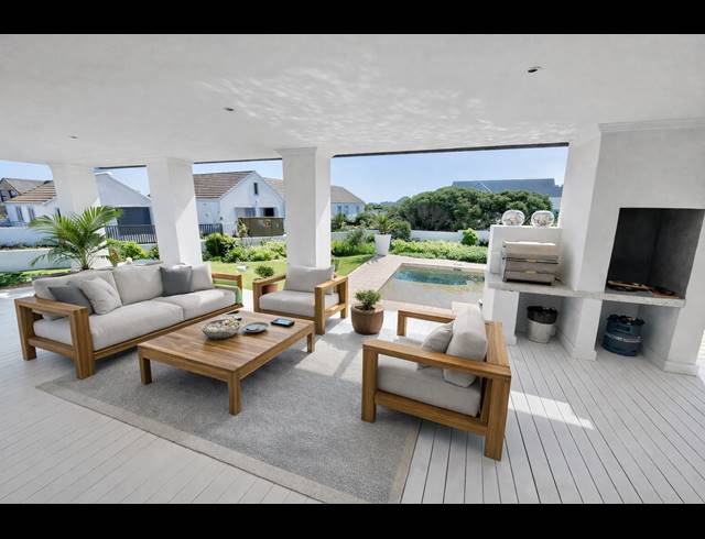 5 BEDROOM HOUSE FOR SALE IN GROTTO BAY